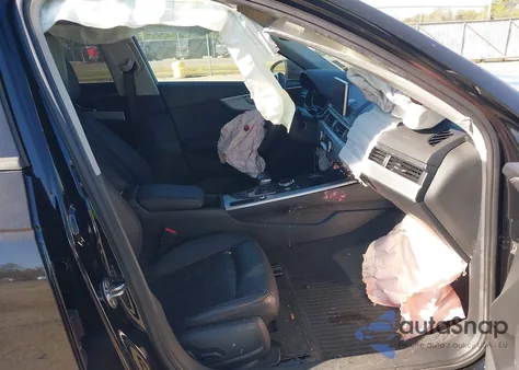 2017 Audi A4 2.0T Season Of Audi Premium z USA, uszkodzony, nr VIN WAUDNAF45HN039150